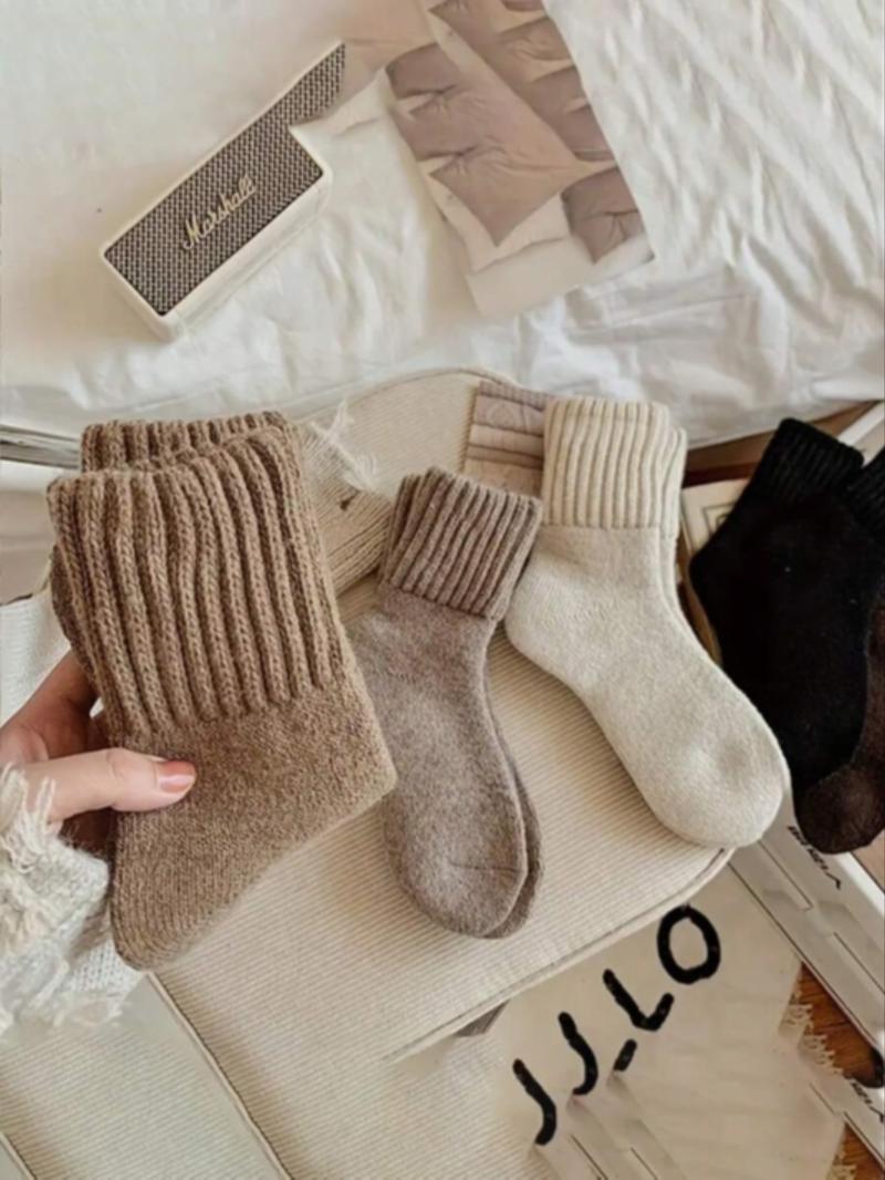 🧦 Women’s Cozy Mid-Calf Socks – 50% OFF + FREE Shipping (Pack of 4)